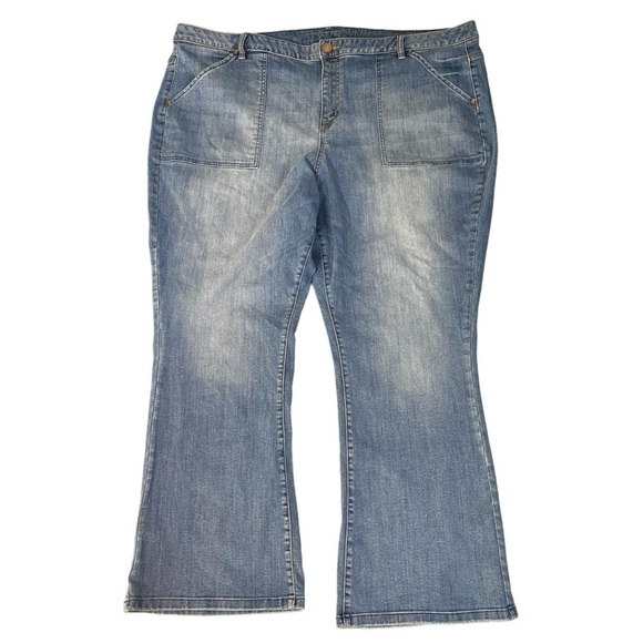 Lane Bryant Mid Rise Bootcut Denim Jeans Size 28 Light Wash - Picture 2 of 9